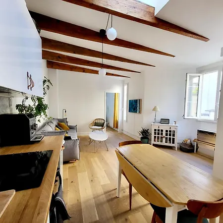 Charming 2 Bedrooms Flat, 17eme Batignolles District *